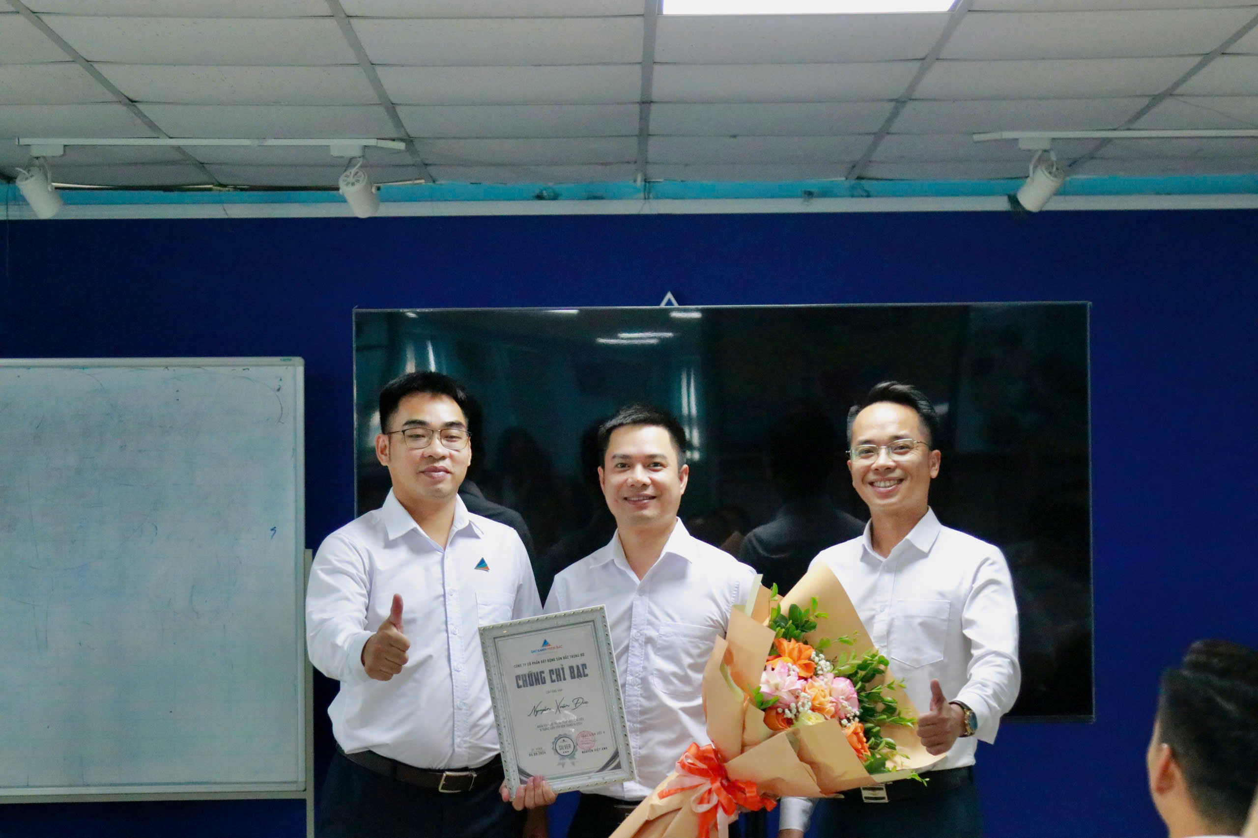 Đất Xanh Bắc Trung Bộ vinh danh nhân viên xuất sắc tháng 8/2024