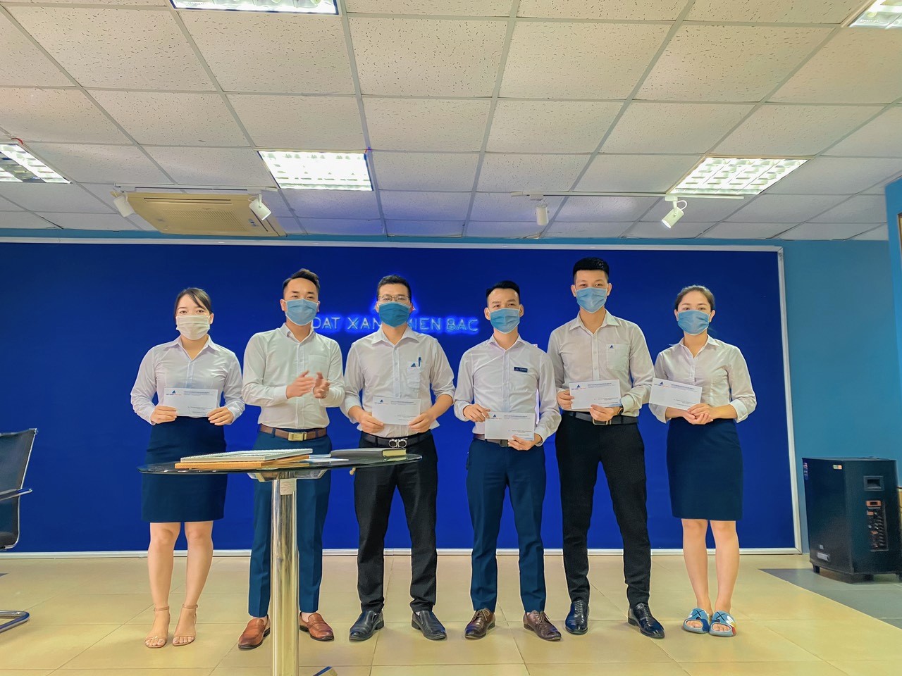 Trao chứng chỉ Bạc, Đồng và thưởng nóng chiến binh xuất sắc