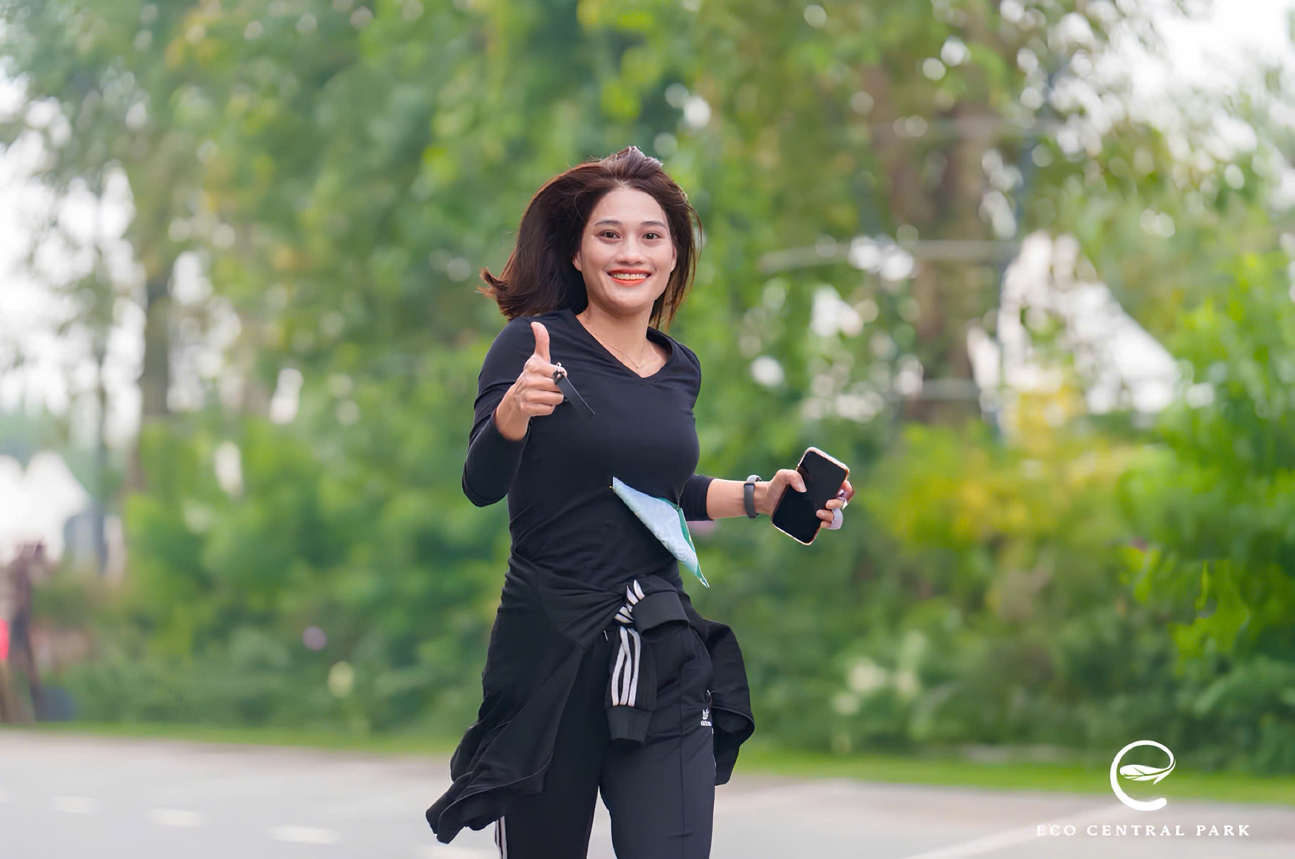 “Đinh Thị Hà – Bông hoa rực rỡ, định danh ngôi vị Top 1” - Hành trình của một chiến binh tiên phong, đi qua thị trường khắc nghiệt để chạm tới vị trí Top 1 Đất Xanh Bắc Trung Bộ 2025